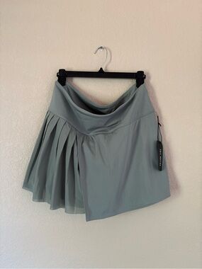 Tail active skort size L - brand new with tag